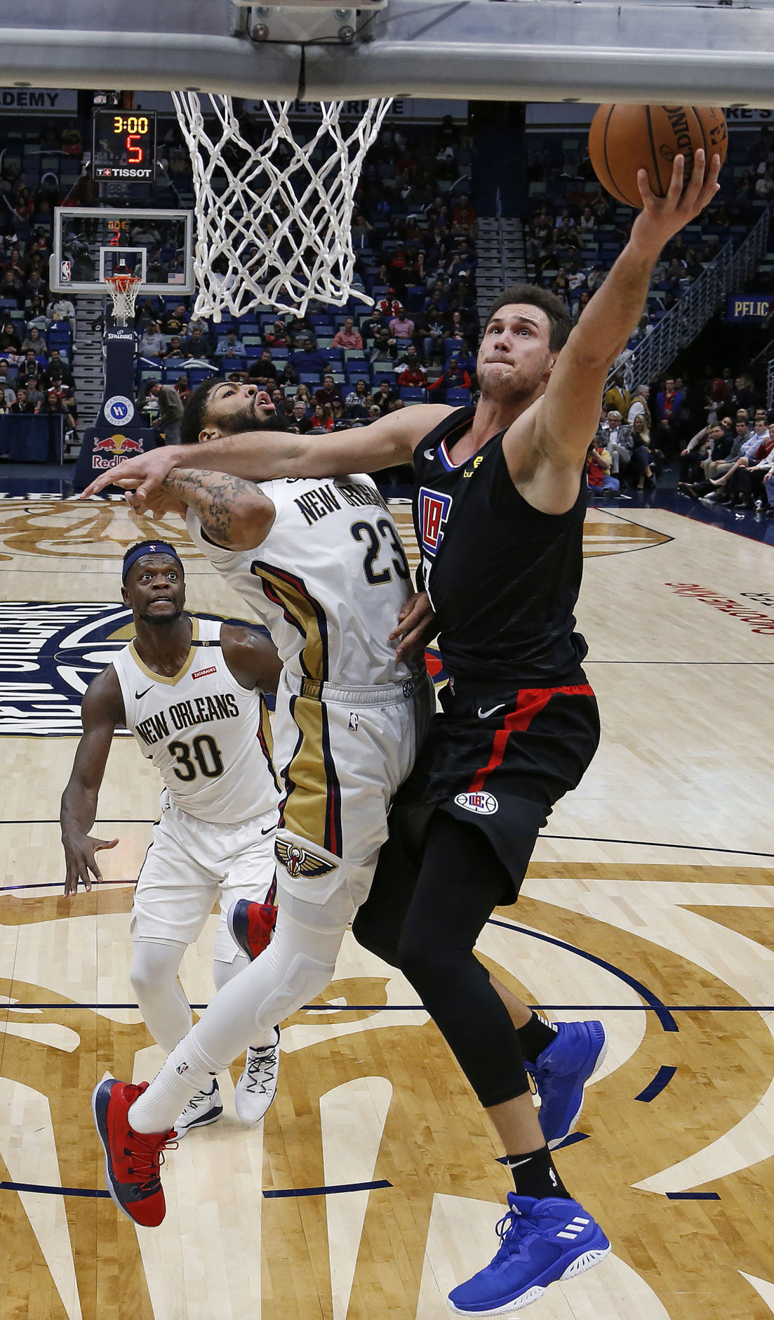 NO.pelicansclippers.120418.3320